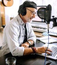 Podcasts & Co. für Ältere